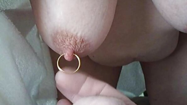 ผมบลอนด์ญี่ปุ่นอยู่ที่นี่เพื่อให้เขาพอใจและทำให้เขามีความสุข