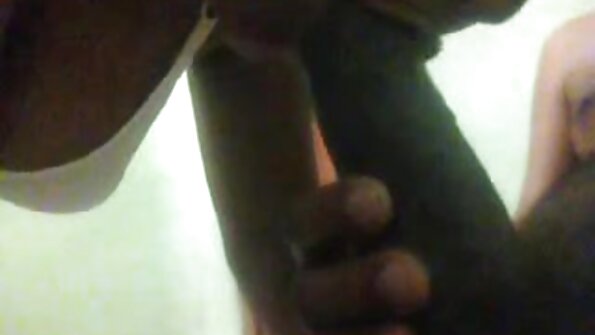 สาวน่ารัก Doris สนุกกับการอยู่ในฉากสามีซึ่งภรรยามีชู้ที่นอกลู่นอกทาง