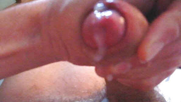 ที่รักผมแดงสุดสวยขี่กระเจี๊ยวของผู้ชายของเธอด้วยความปิติยินดีมาก