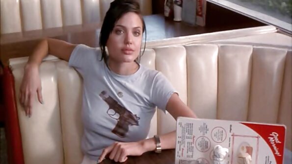 เด็กนักเรียนหญิงที่ดีทำให้ครูที่เป็นผู้ใหญ่ของเธอมีความสุขอย่างแน่นอน