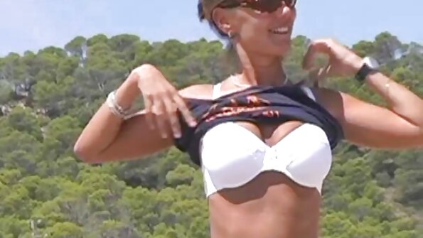 คิวตี้ลืมเรื่องสอบและรู้สึกสบายตัวราวกับแมลงในพรม