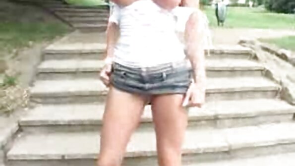 สาวอกตัญญูมีความสุขเสมอที่ได้รับควยใหญ่ของลูกเลี้ยง