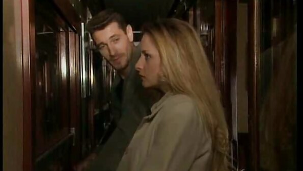 Curvy brunette porn starlet gets nailed by a Freaky Euro ก้อนใหญ่