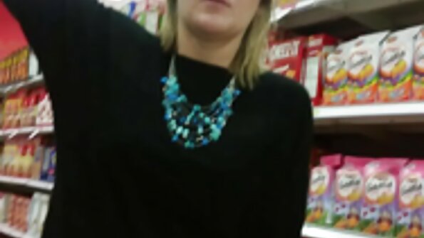 เลเชอร์อยากถูกเจาะและผู้ชายมารวมตัวกันเพื่อโคกเธอ